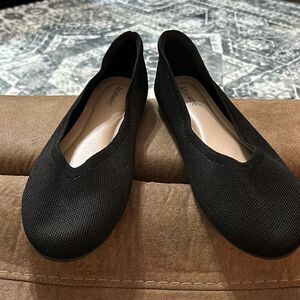Ataiwee‎ Women's Wide Width Flat Shoes, NWOT. Black. Size 11